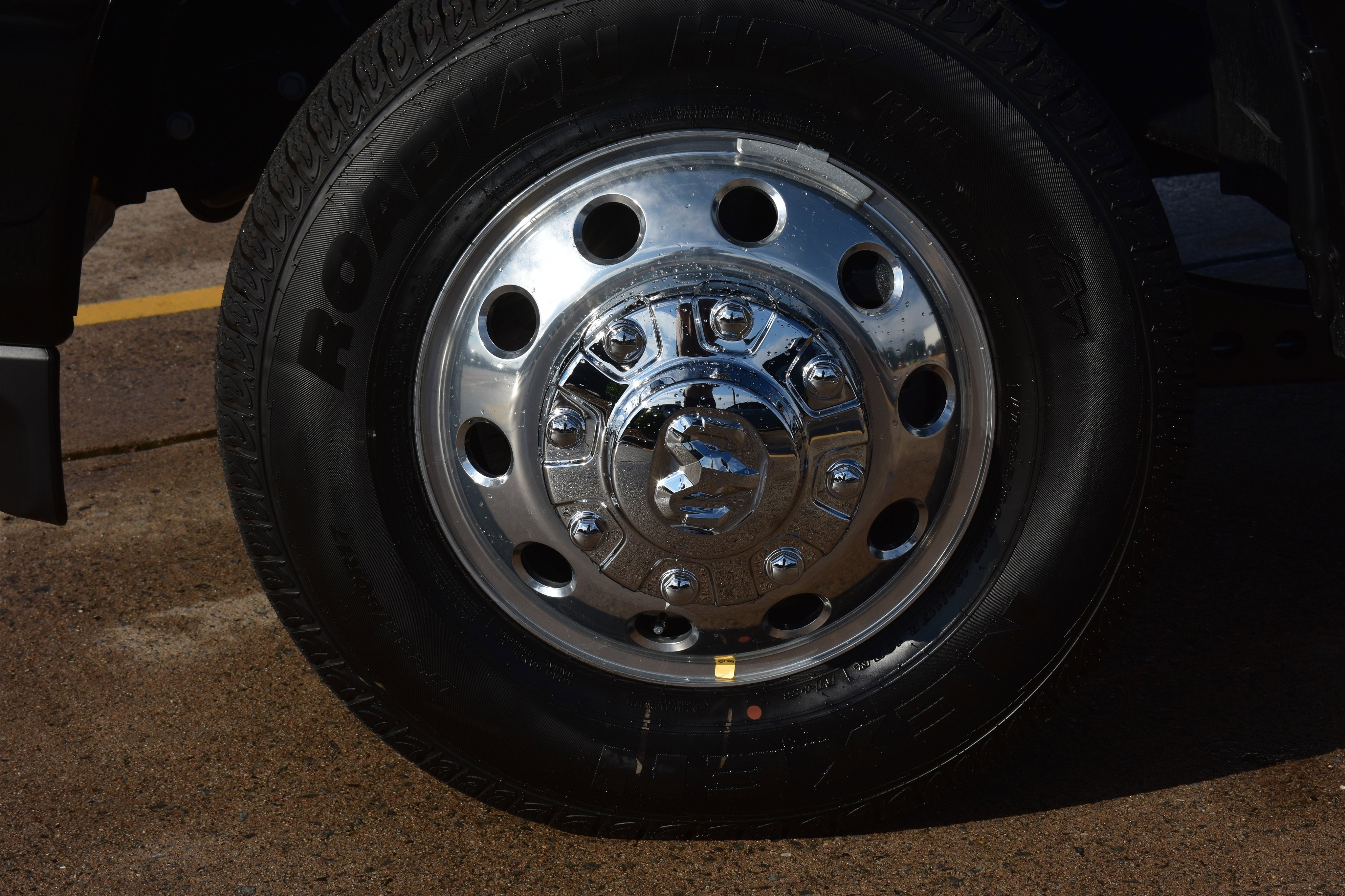 New 2026 Diamond Black Crystal Pearl-Coat Exterior Paint RAM Laramie image 11