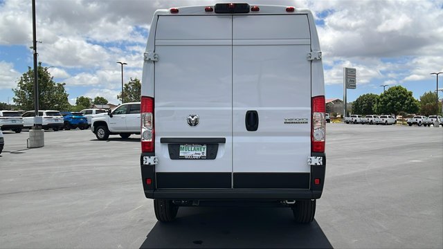 New 2026 Bright White Clearcoat RAM Tradesman image 4
