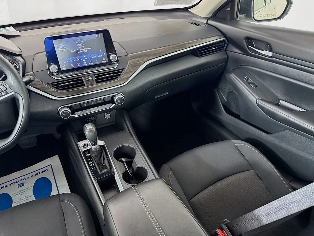 Used 2025 White Nissan 2.5 SV image 27