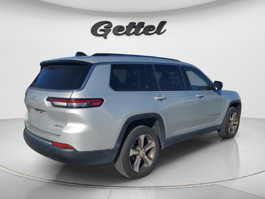 Used 2023 Silver Zynith Jeep Limited image 3