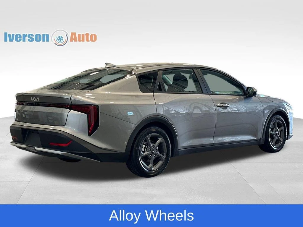 Used 2025 Steel Gray Kia LXS image 9