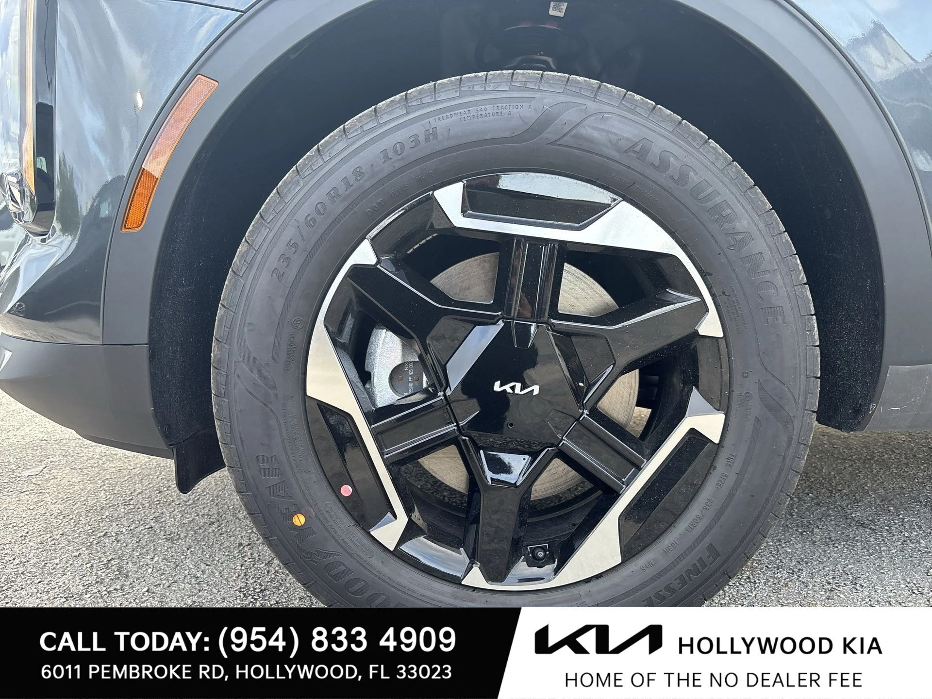 New 2027 Gravity Gray Kia S image 11