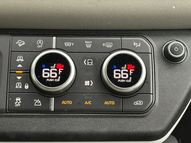 Certified Used 2023 Green Land Rover S image 27