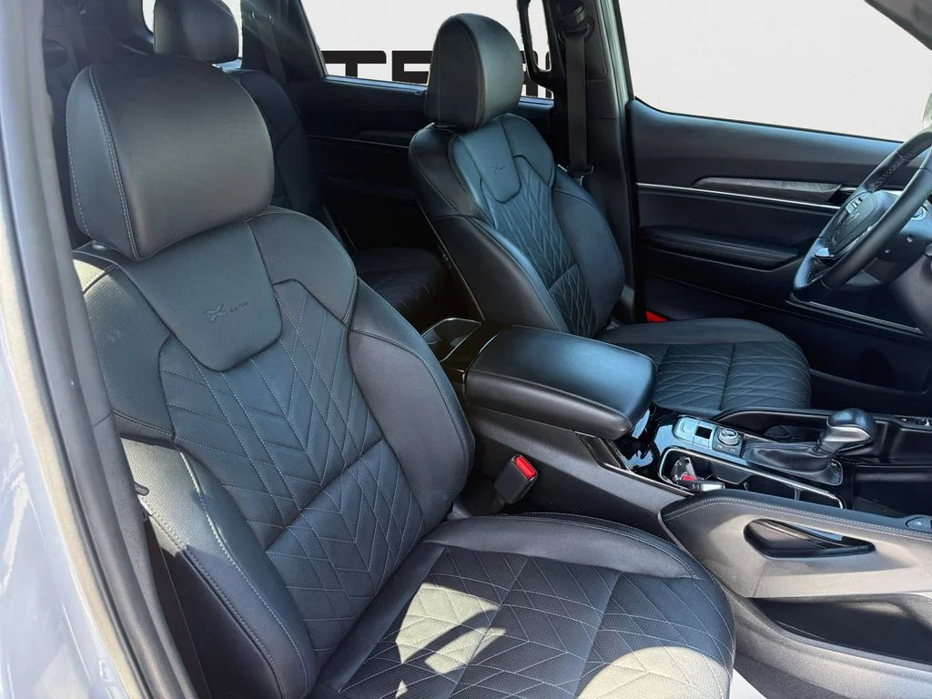 Used 2025 Gray Kia EX X-Line image 28