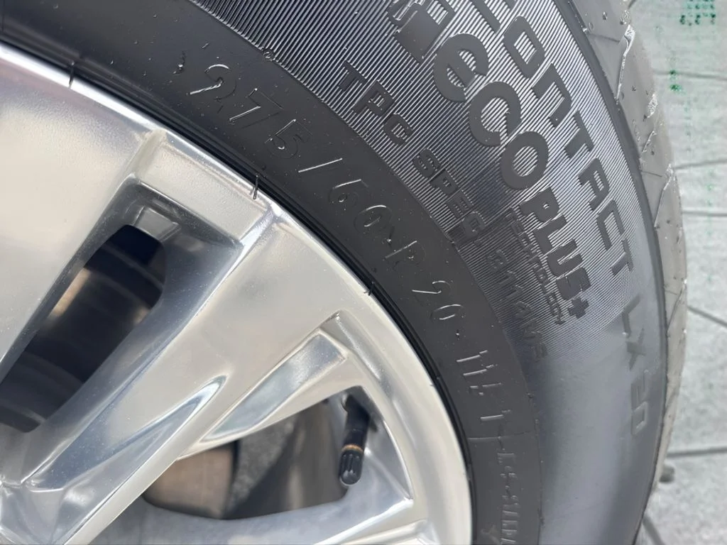 Used 2025 Silver GMC Denali image 35