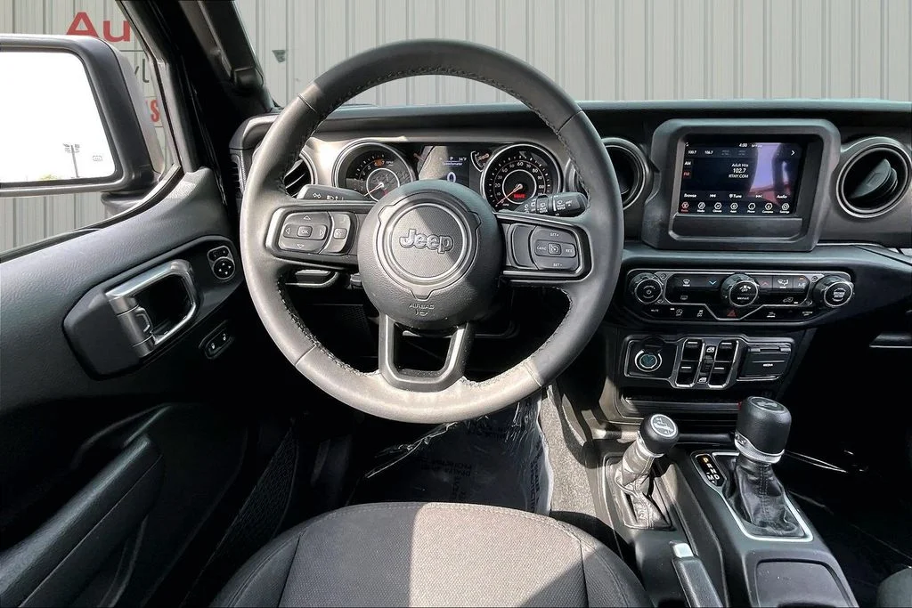 Used 2023 Black Jeep Sport S image 8