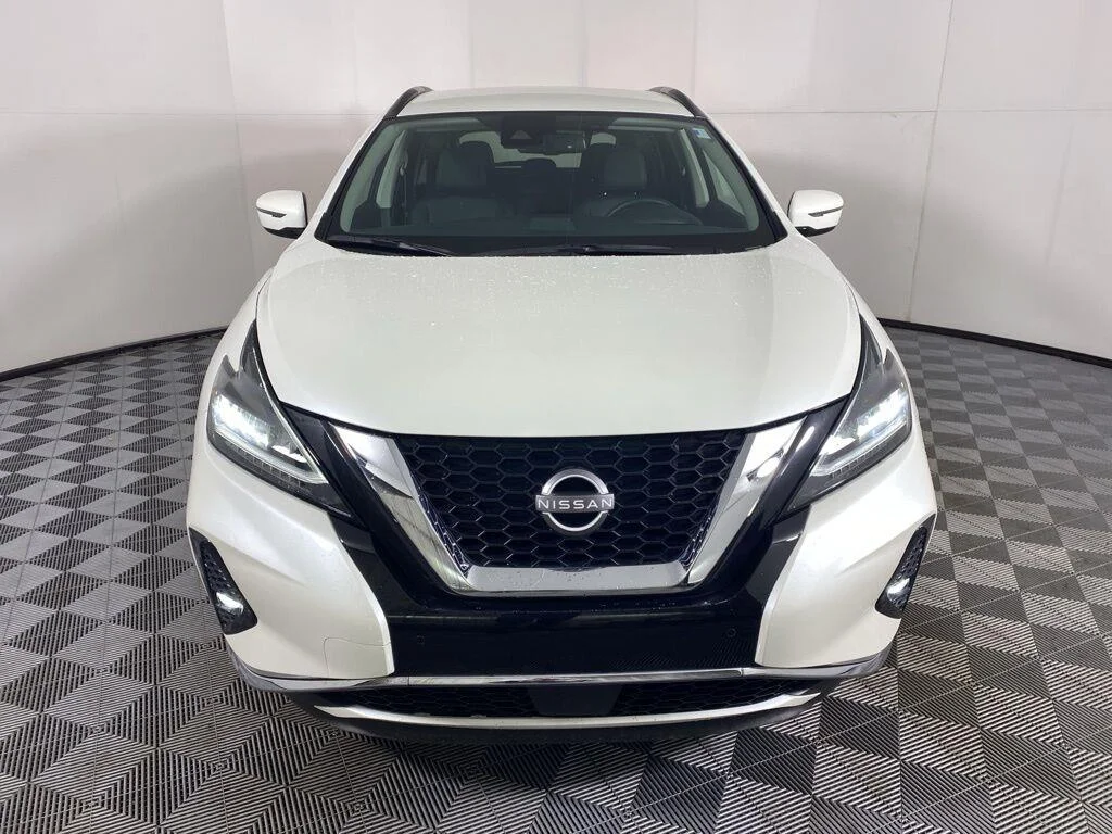 Used 2024 Pearl White Tricoat Nissan SV image 3