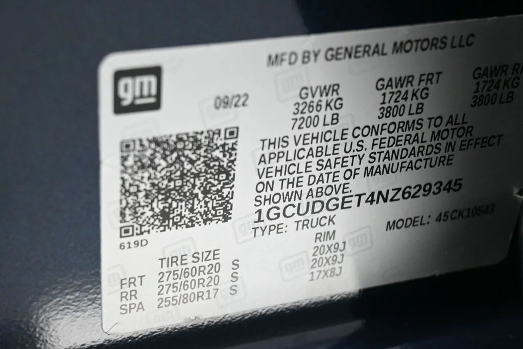 Used 2022 Northsky Blue Metallic Chevrolet LTZ image 18