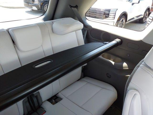 New 2026 Silver Hyundai Blue SEL Premium image 14