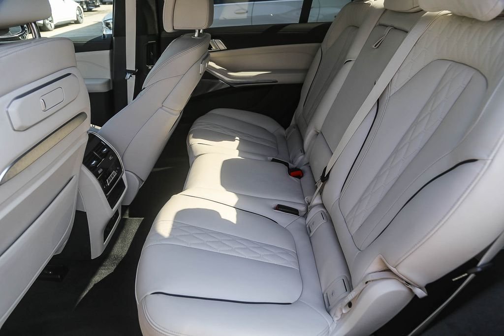 Used 2025 Carbon Black Metallic BMW xDrive40i image 14