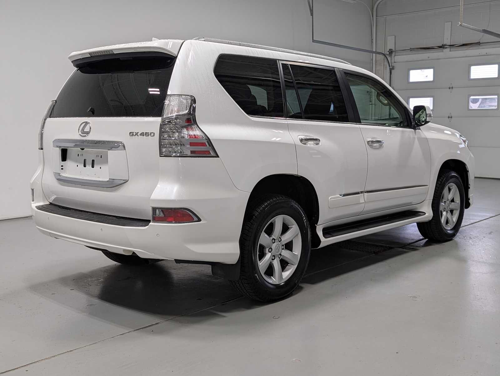 Used 2018 Starfire Pearl Lexus  image 8