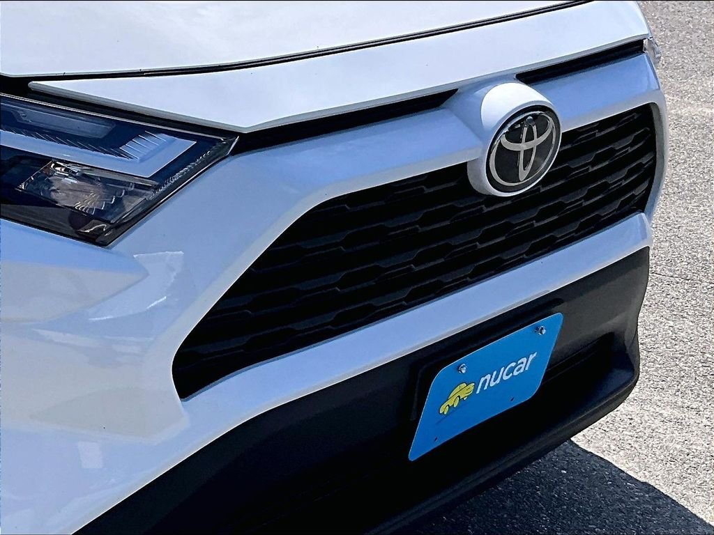 Used 2025 White Toyota XLE image 32