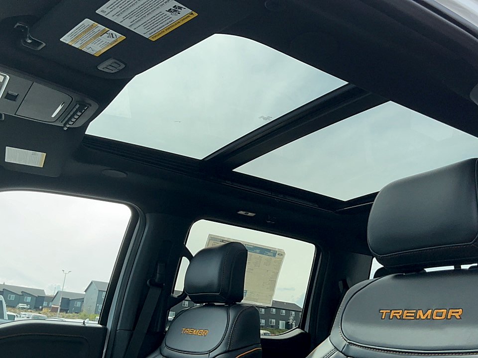 New 2026 Oxford White Ford Tremor image 19