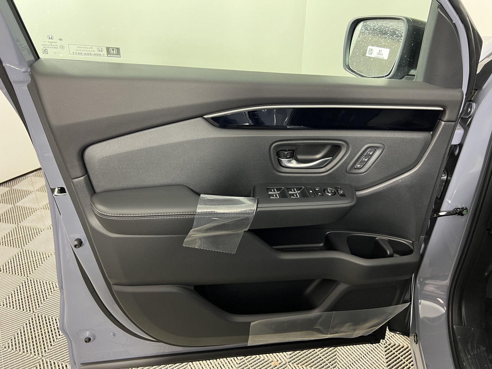 New 2026 Sonic Gray Pearl Honda RTL image 9