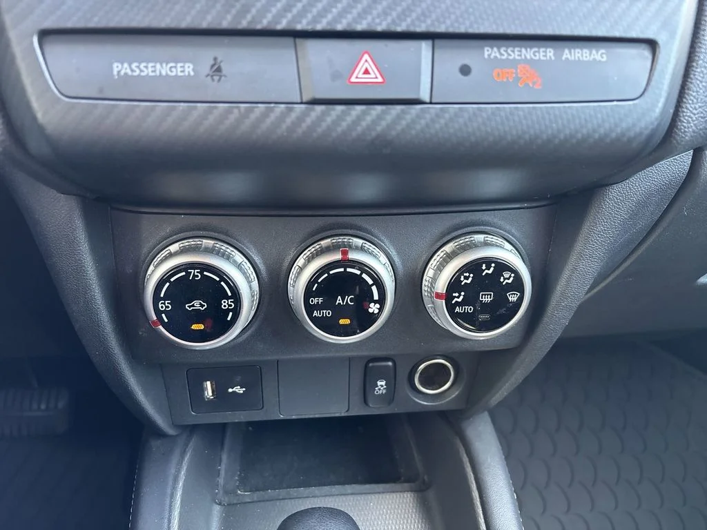 Used 2024 Silver Mitsubishi 2.0 ES image 16