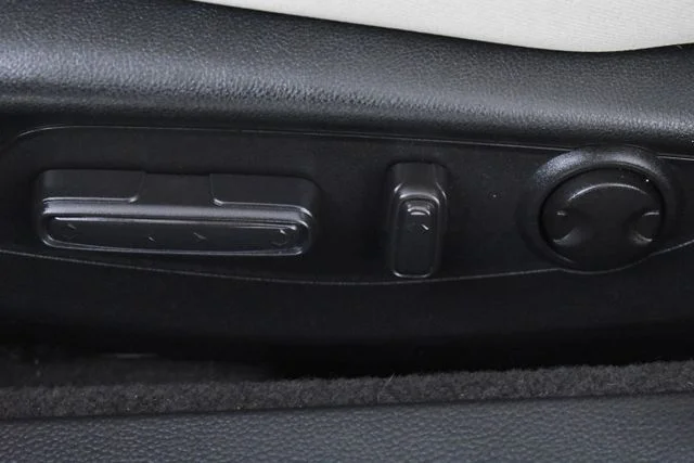 Used 2023  Honda EX image 15