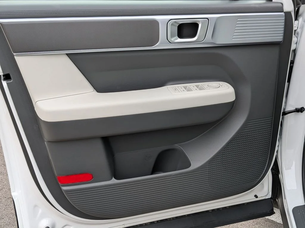 New 2026 White Hyundai SE image 12