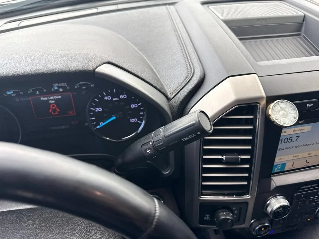 Used 2018  Ford XL image 18