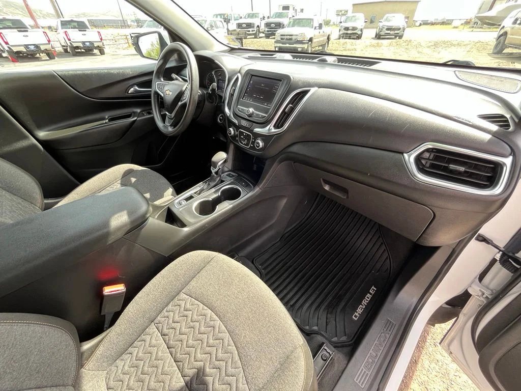 Used 2022 White Chevrolet LT image 19
