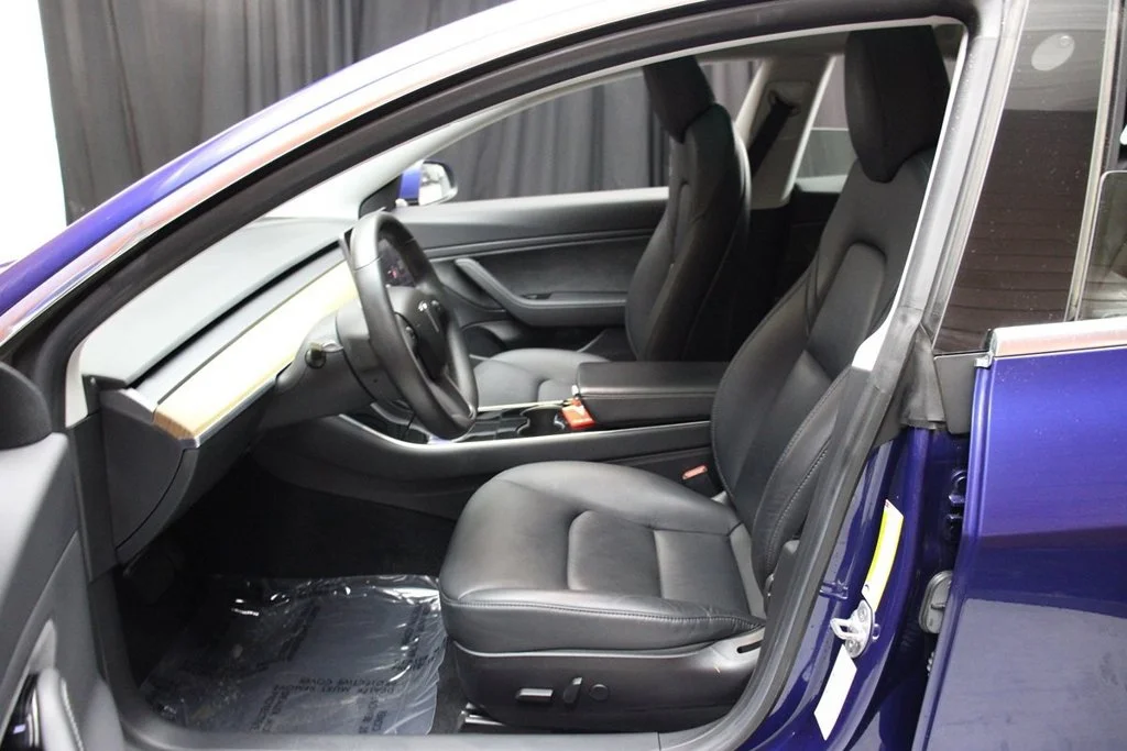 Used 2019 Deep Blue Metallic Tesla  image 37