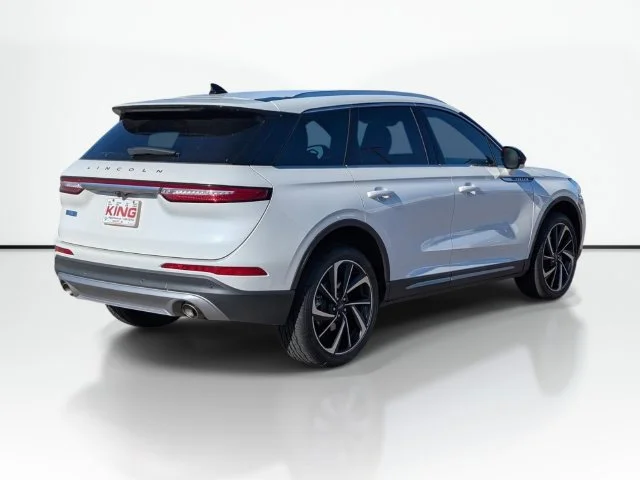 Used 2023 White Lincoln Reserve image 5