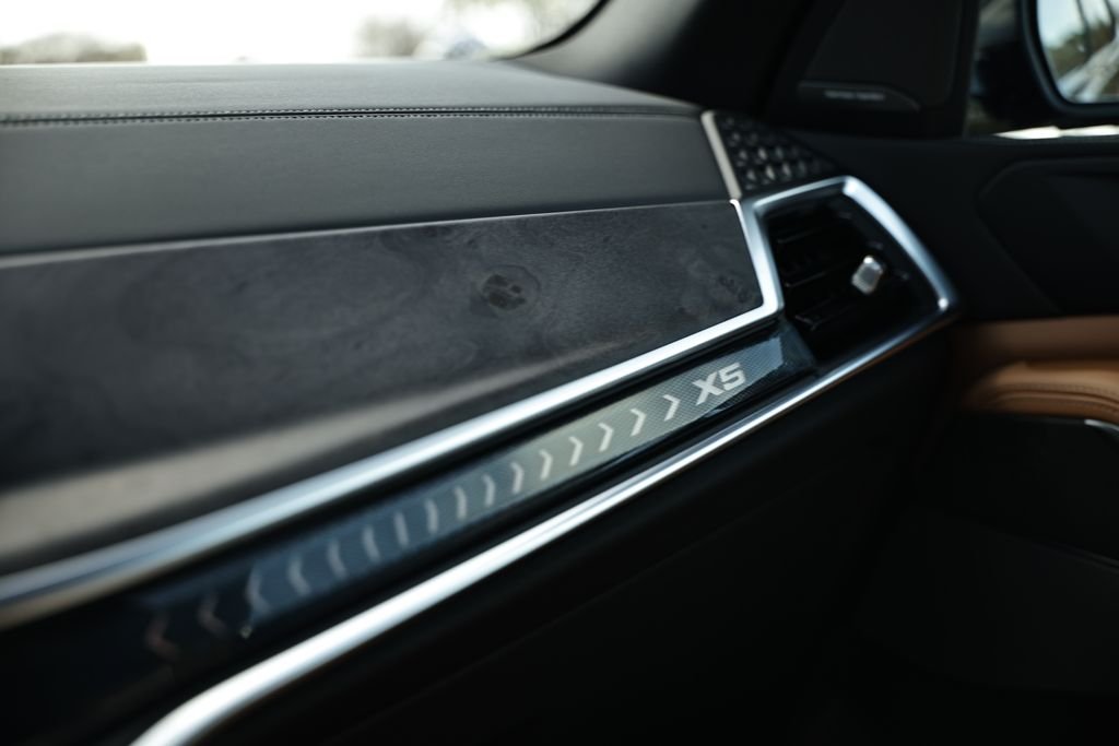 New 2026 Carbon Black BMW xDrive40i image 42