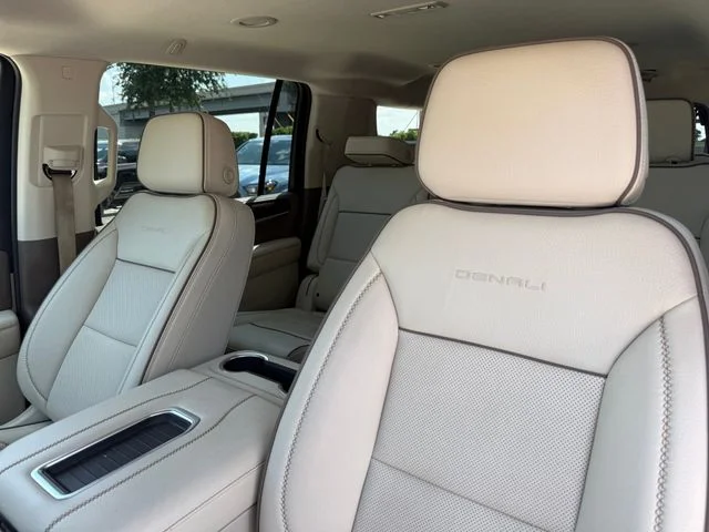 Used 2022 White Frost GMC Denali image 11