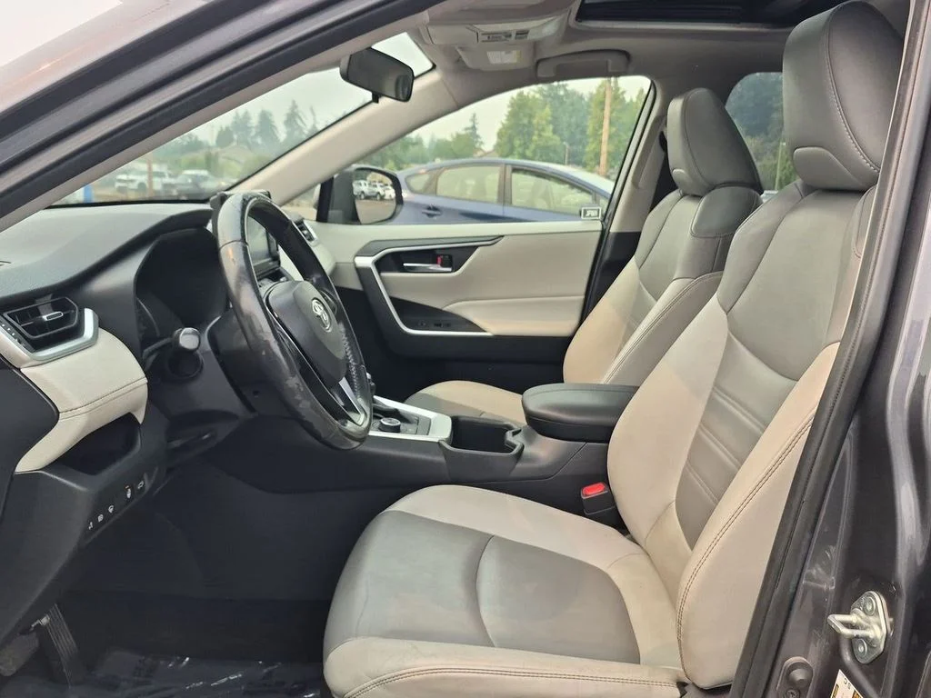 Used 2022 Magnetic Gray Metallic Toyota XLE Premium image 12