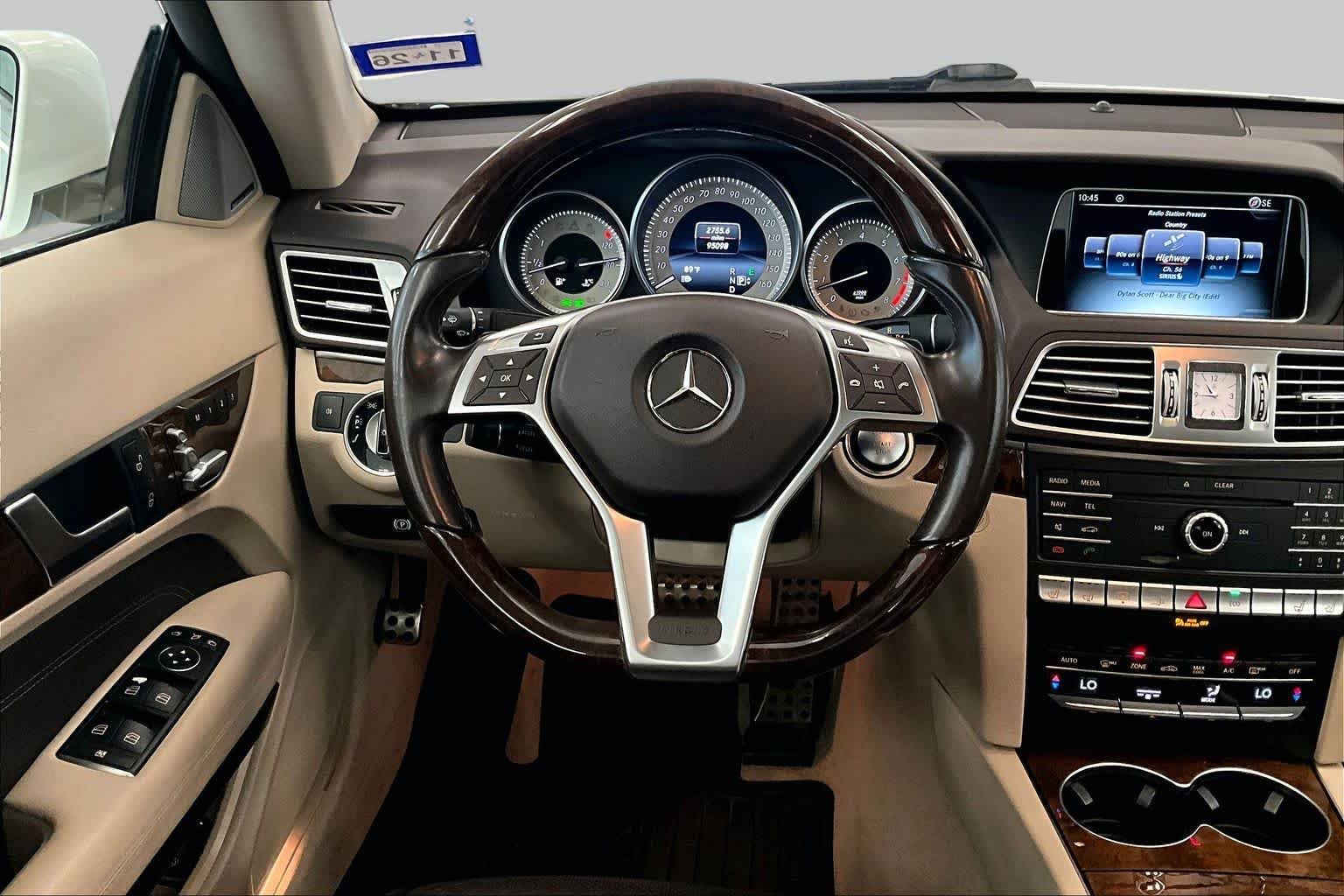 Used 2016 designo Diamond White Metallic Mercedes-Benz E 400 image 15