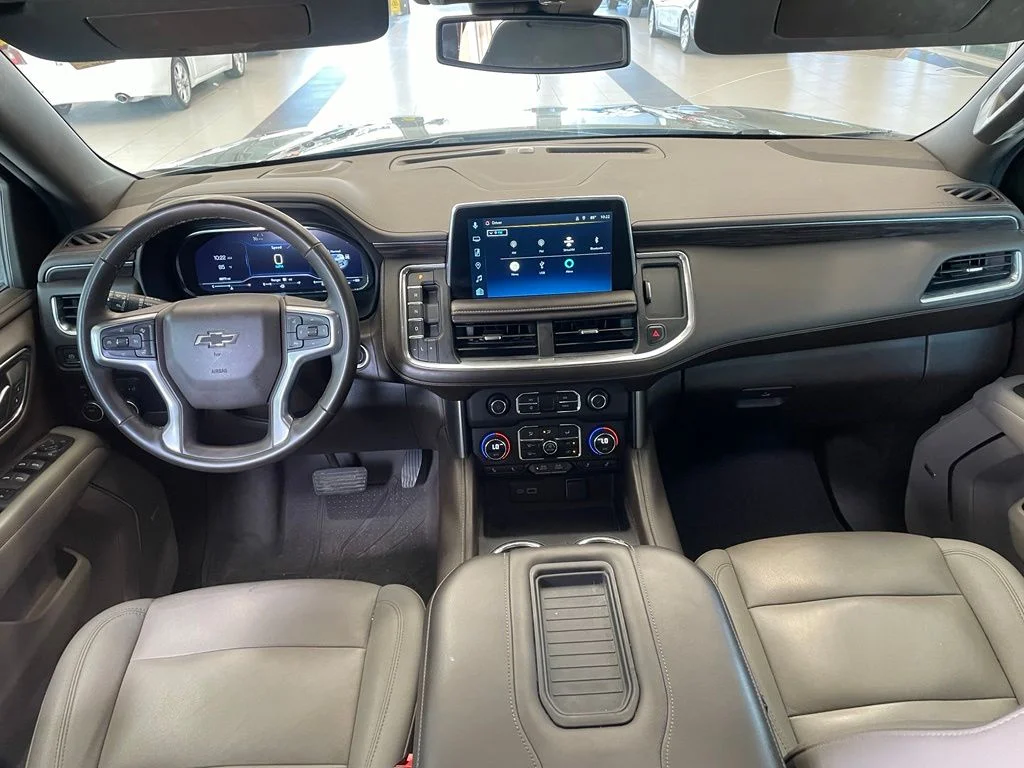 Used 2024 Green Chevrolet Z71 image 12