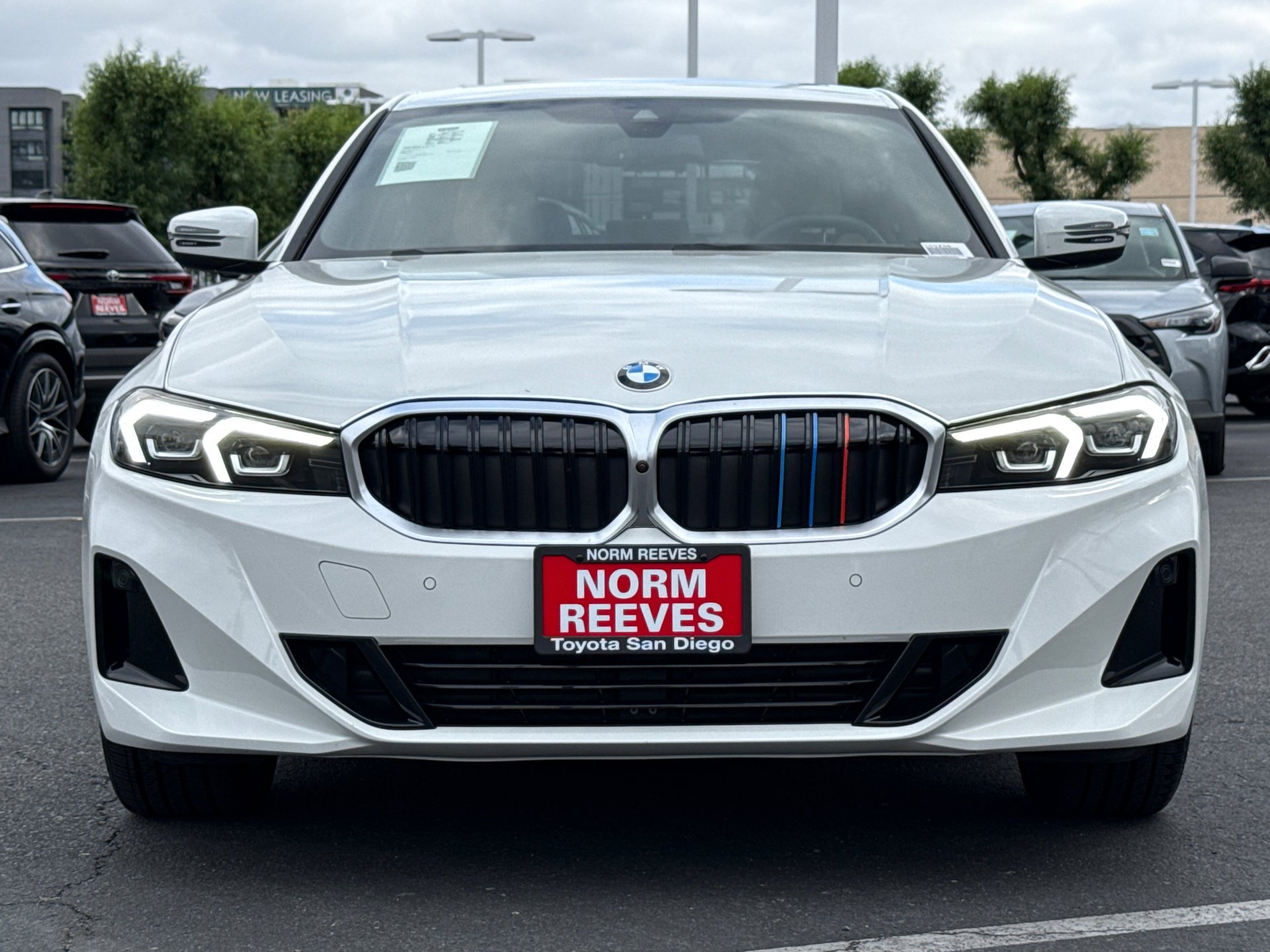 Used 2025 Alpine White BMW 330i image 4