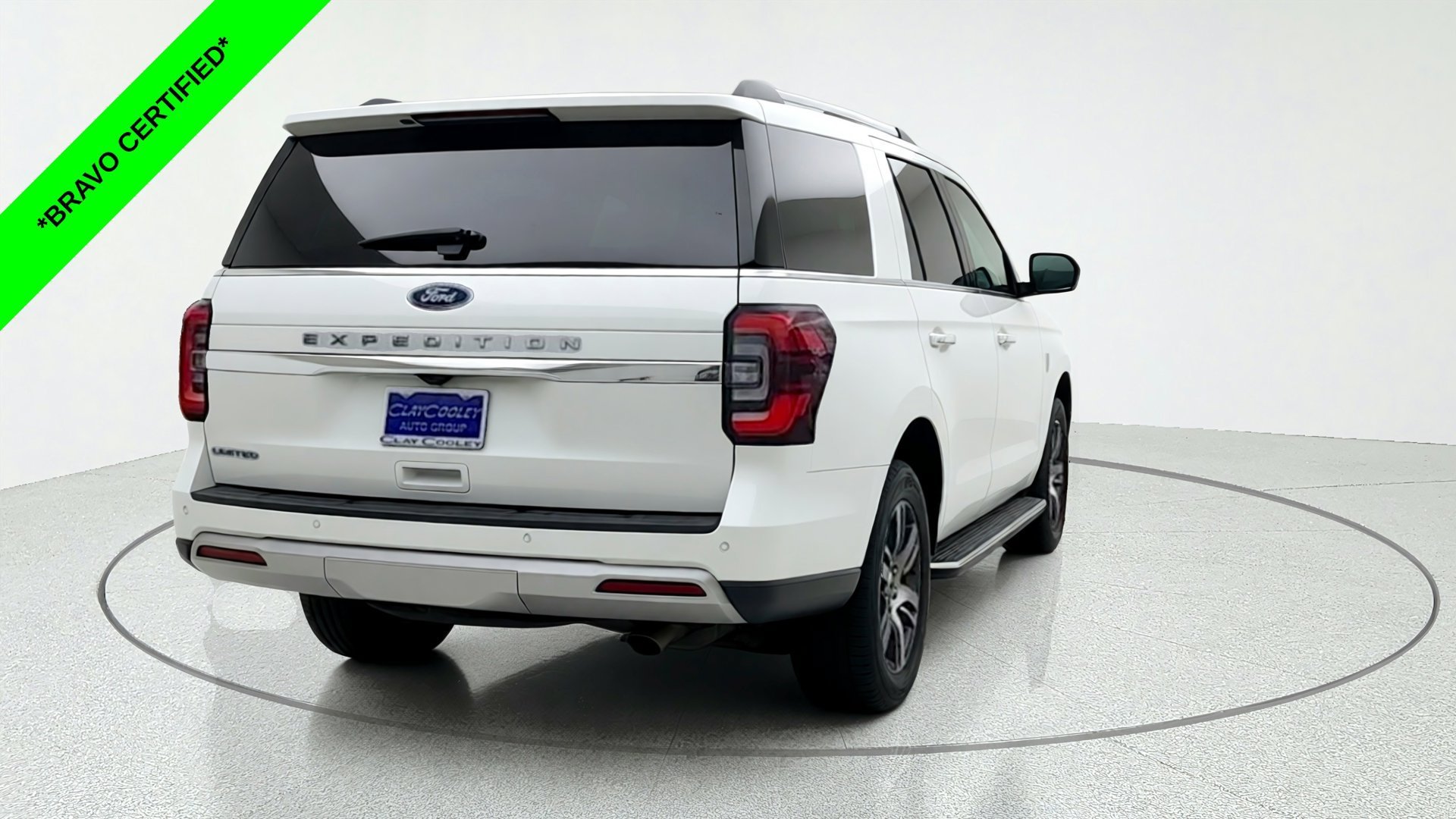 Used 2022  Ford Limited image 8