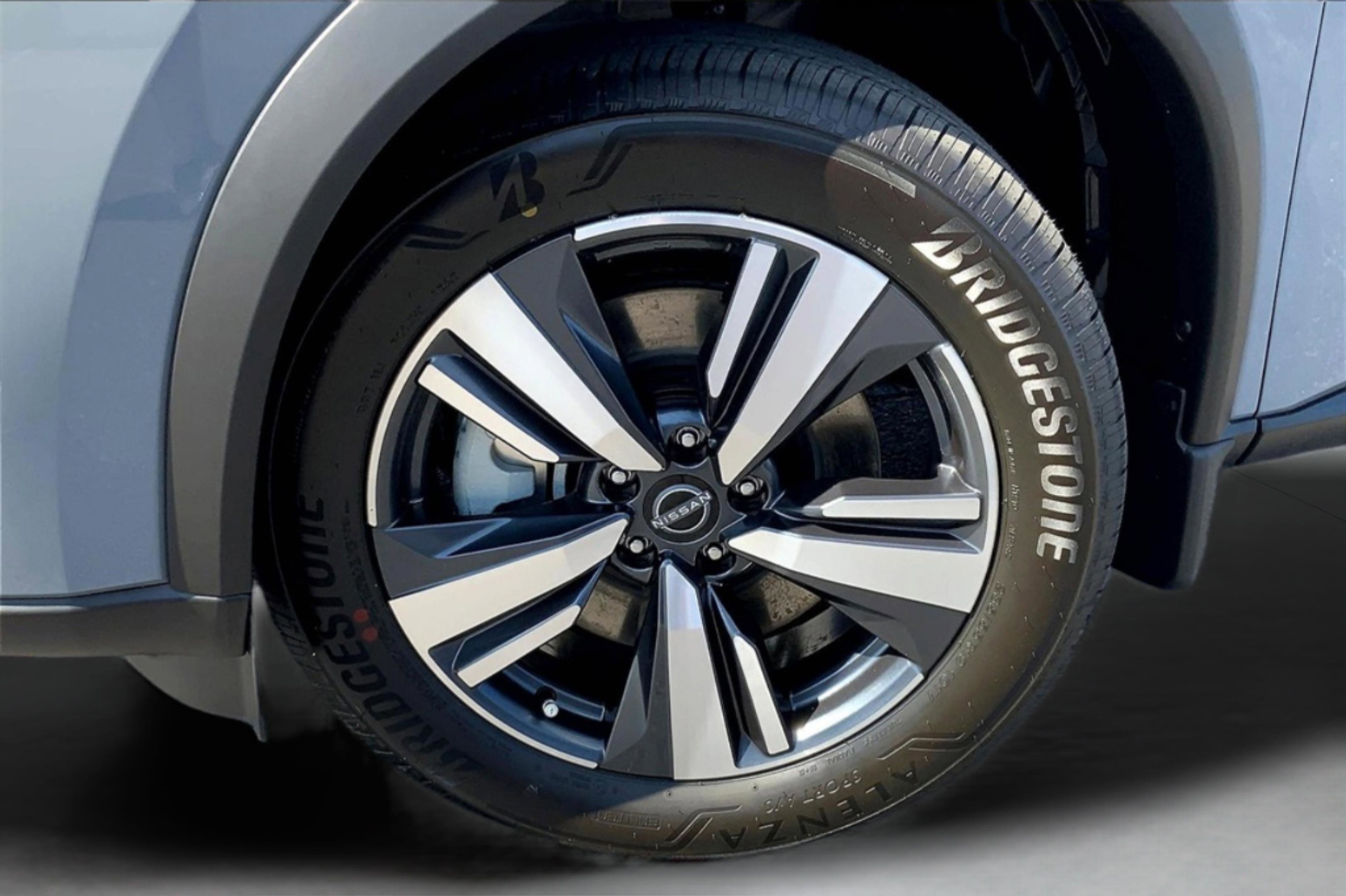 New 2025 Gray Nissan SL image 11