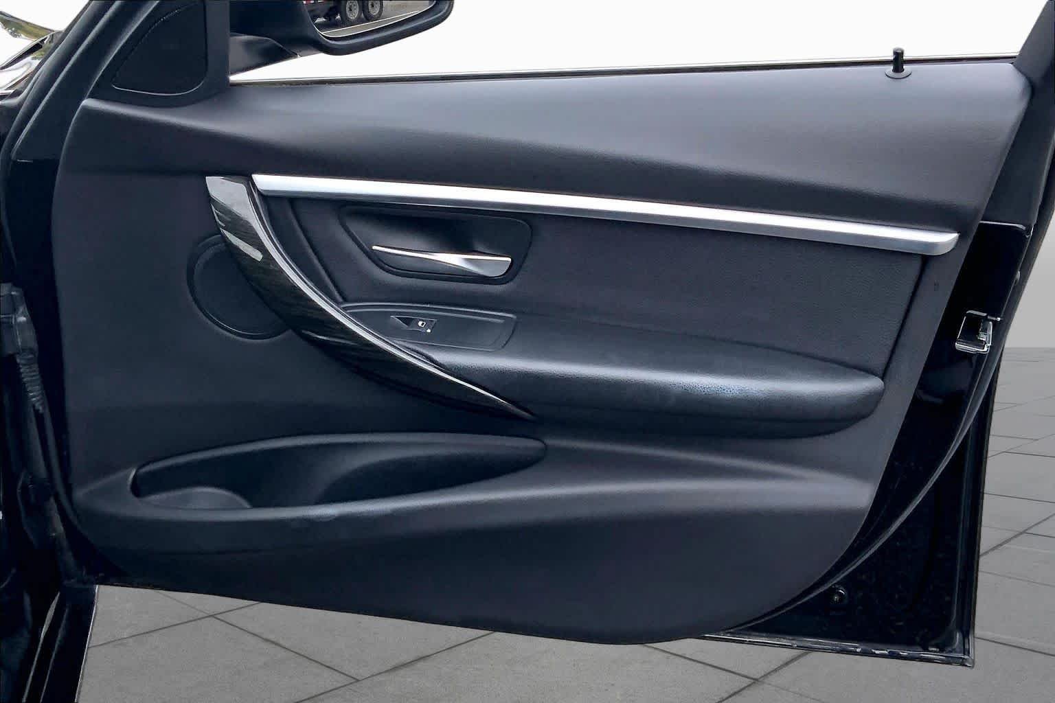 Used 2018 Jet Black BMW 330i image 21