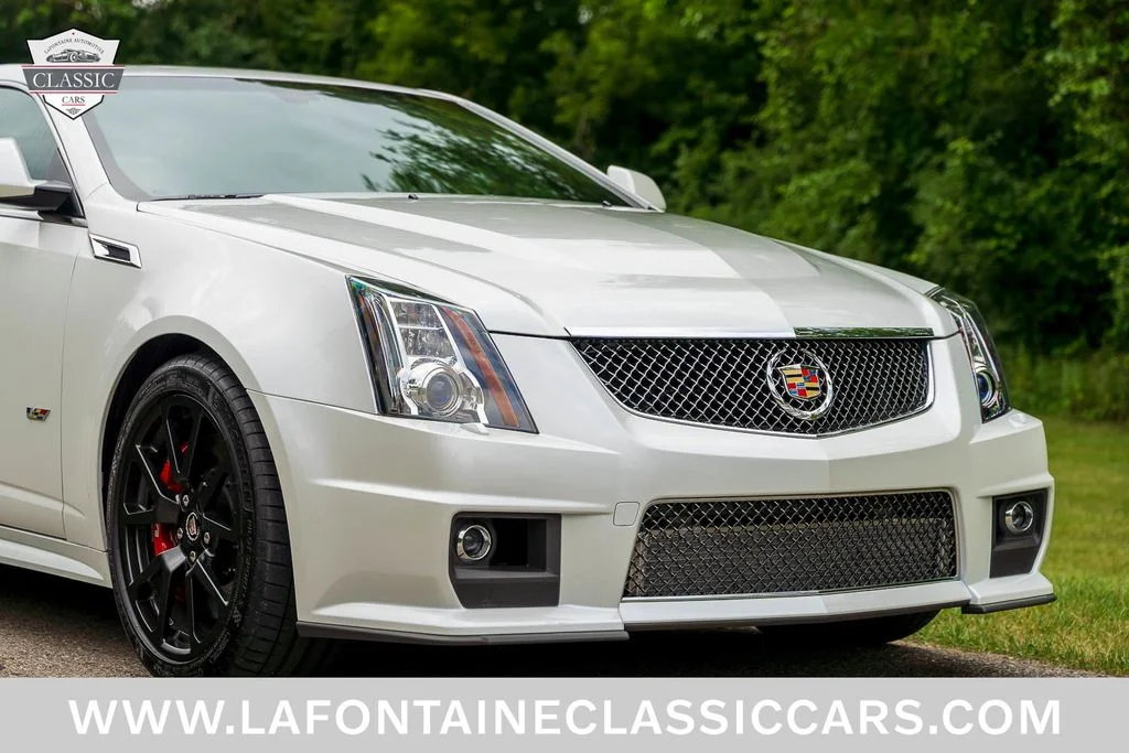 Used 2015 White Cadillac Base image 20