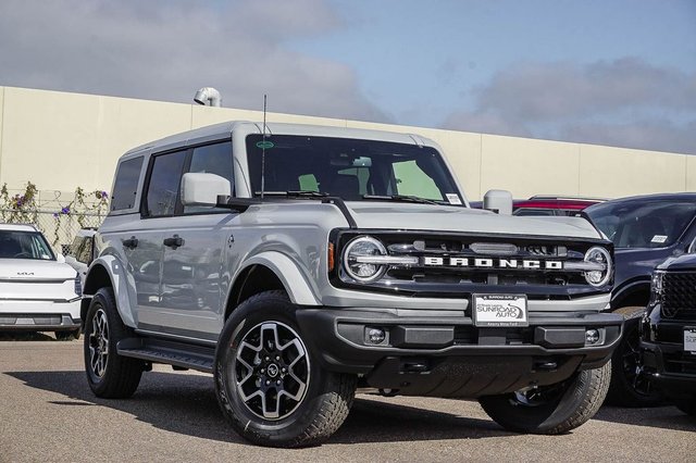 2026 Ford Bronco Outer Banks