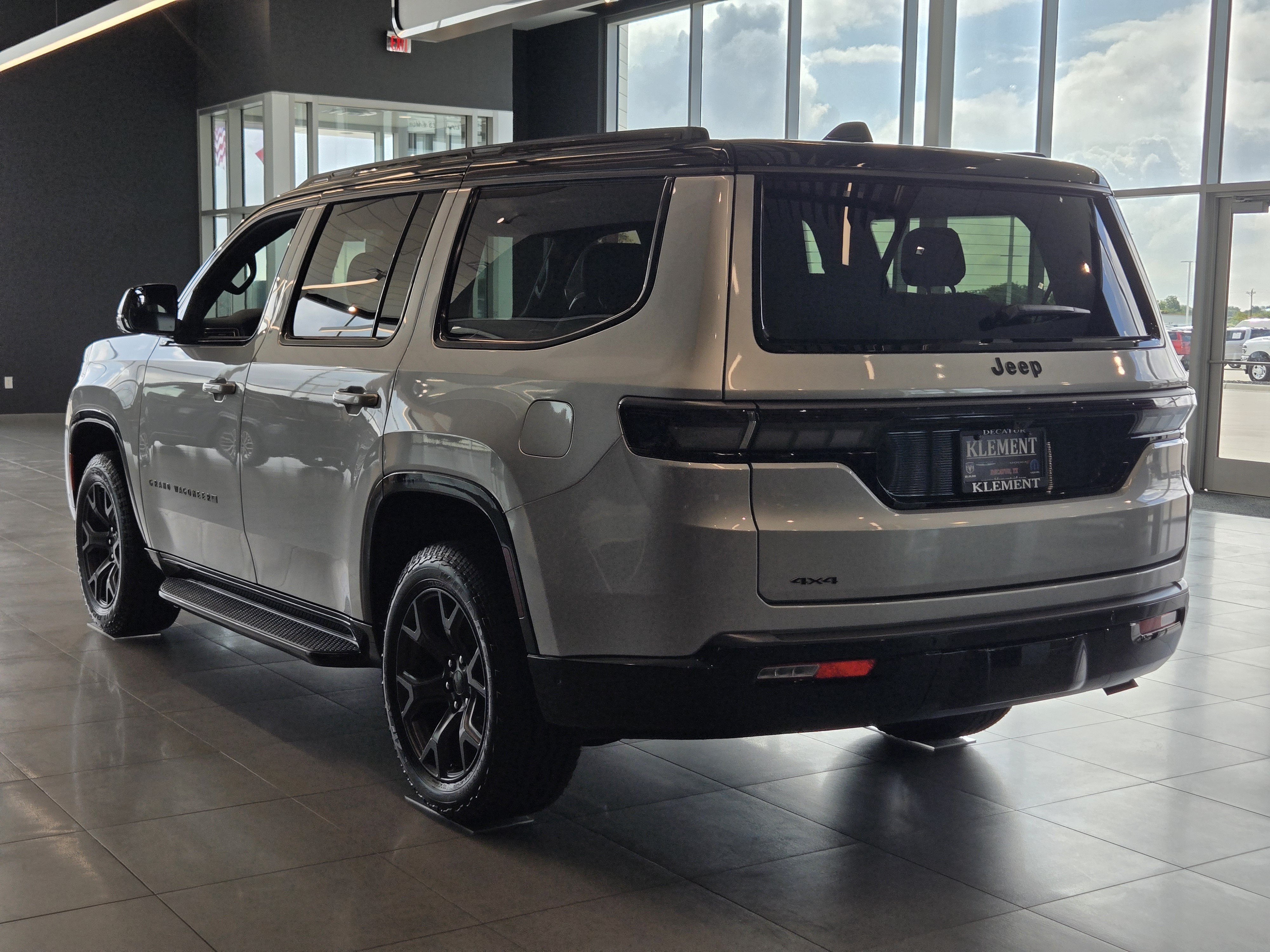 New 2026 Silver-Zynith Exterior Paint Jeep Upland image 3