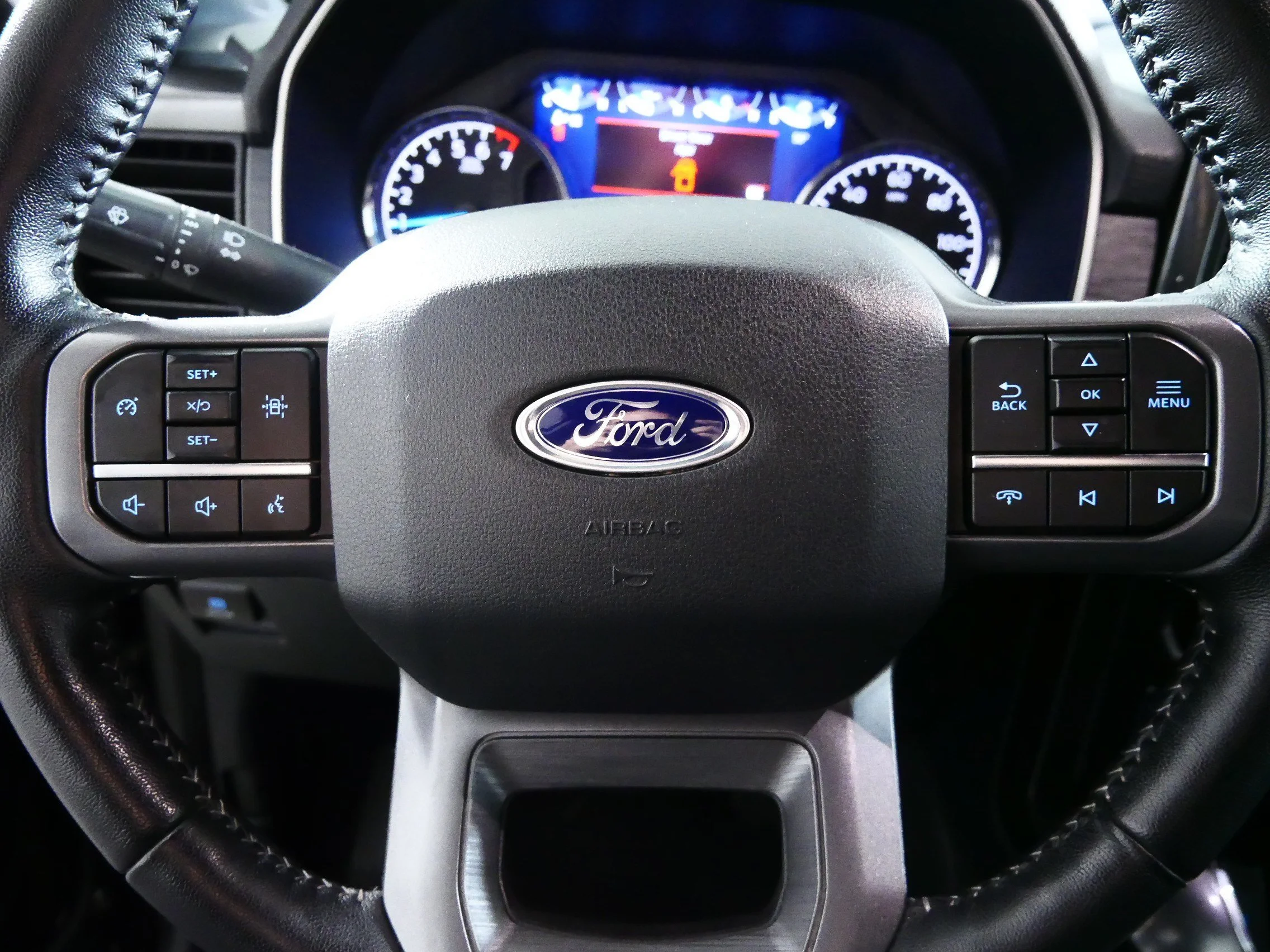 Used 2021 Agate Black Metallic Ford XLT image 25