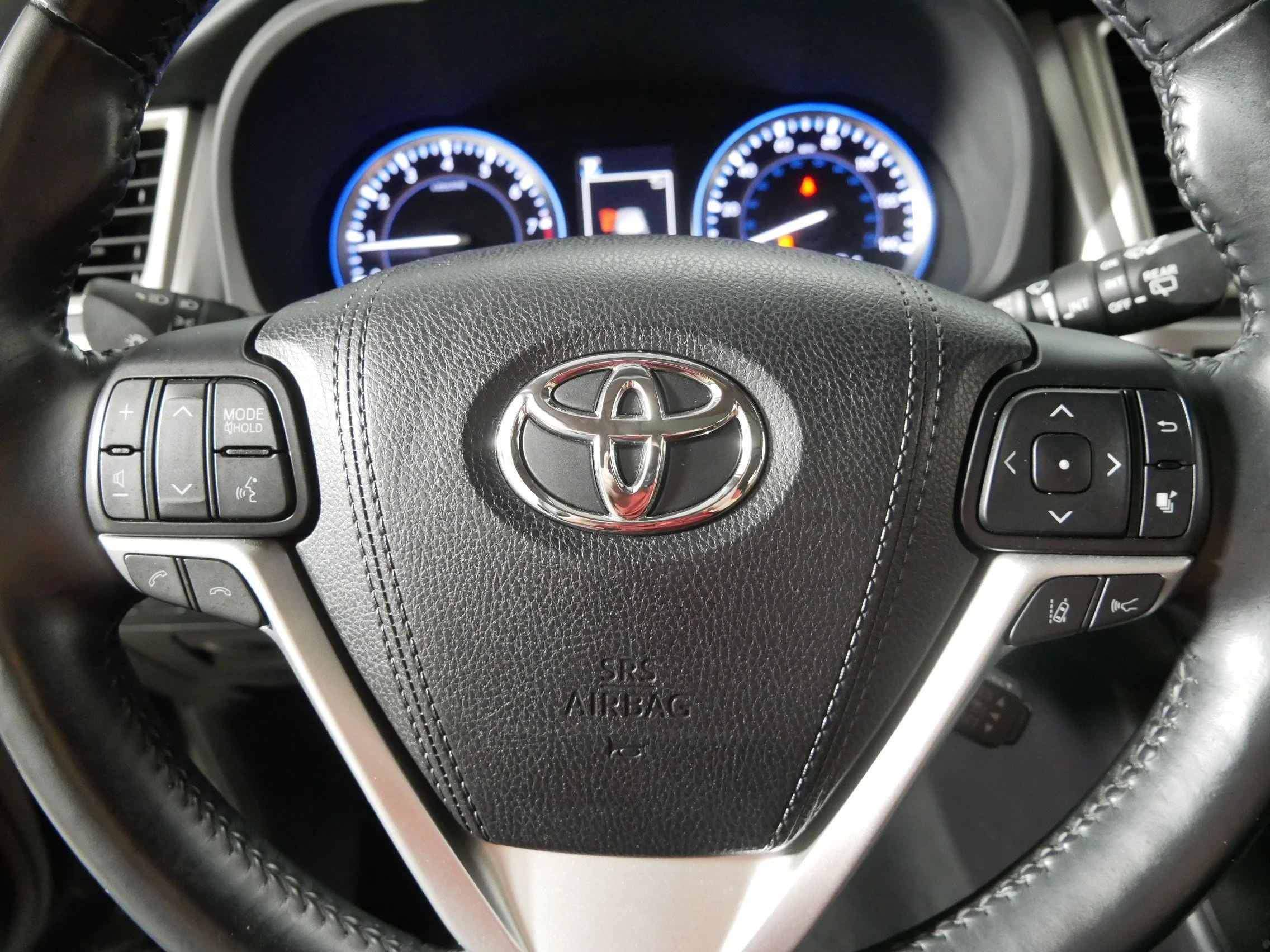 Used 2017 Midnight Black Metallic Toyota Limited image 25