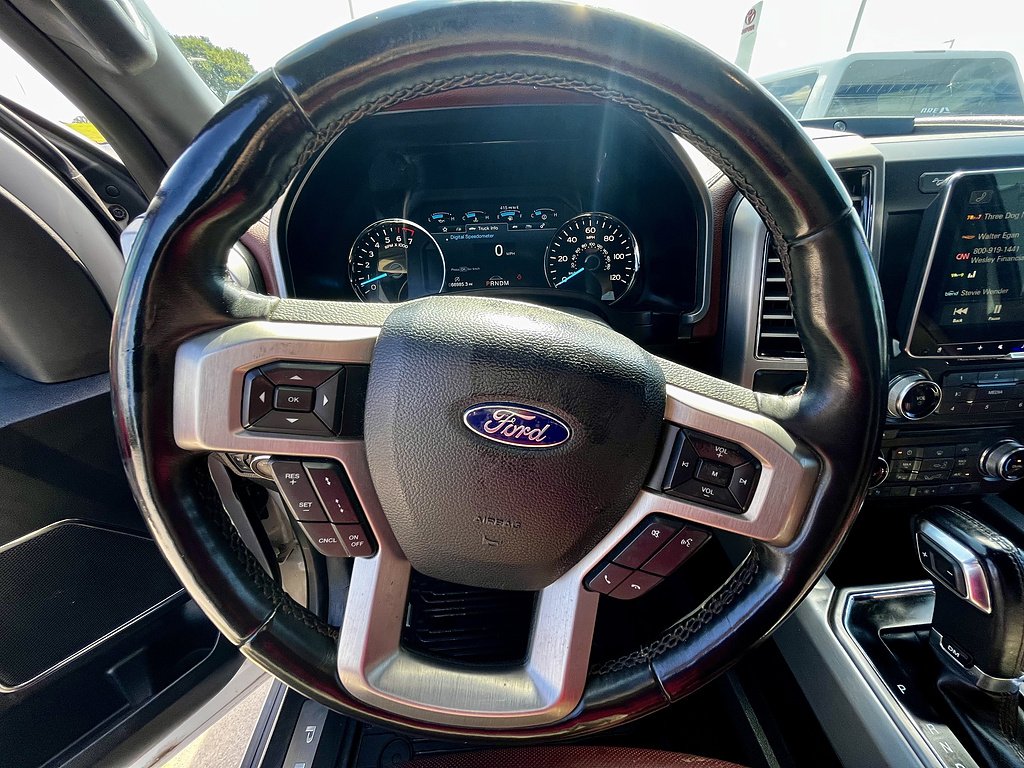 Used 2018 White Platinum Metallic Tri-Coat Ford Platinum image 17