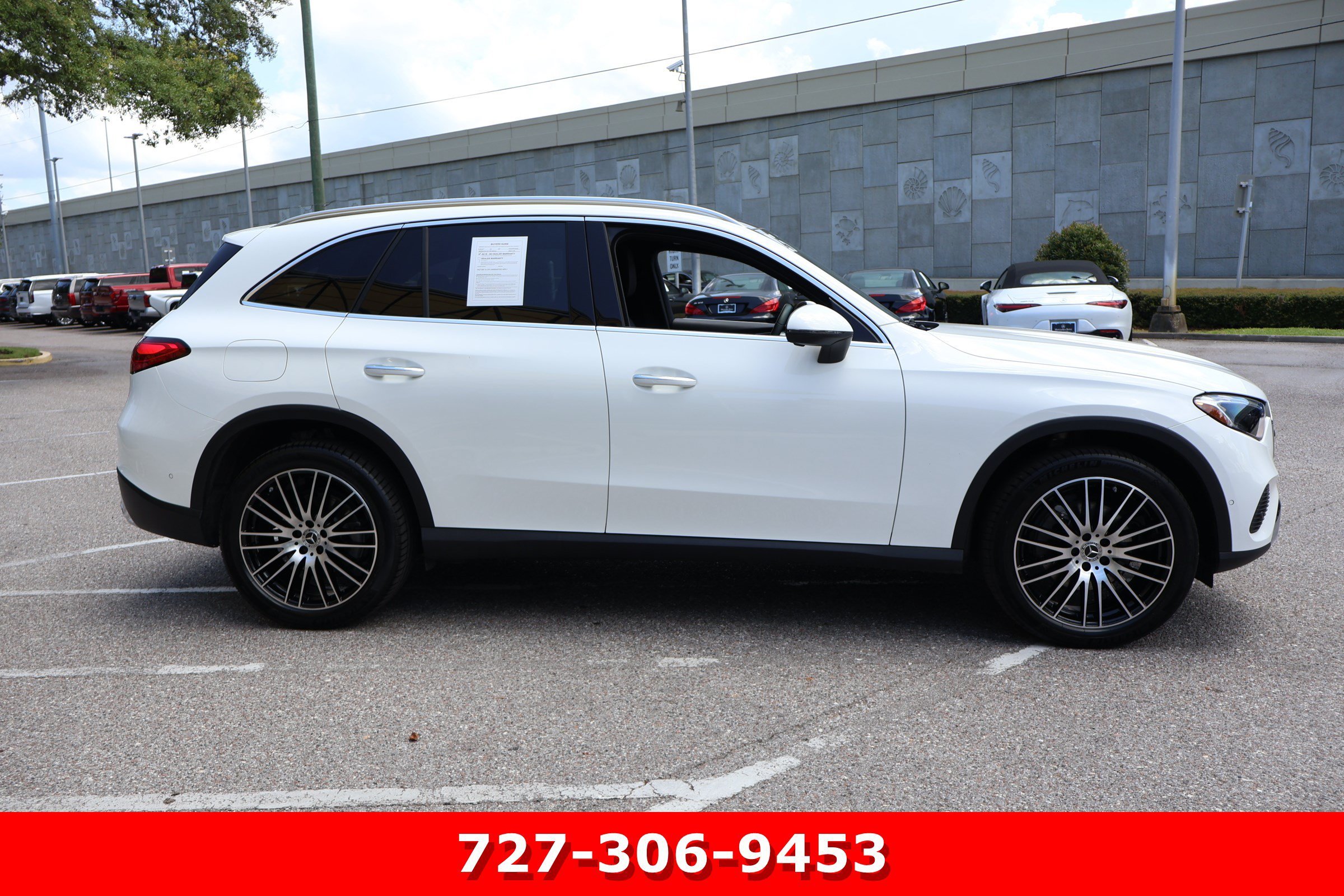 Certified Used 2025 Polar White Mercedes-Benz GLC 300 image 11
