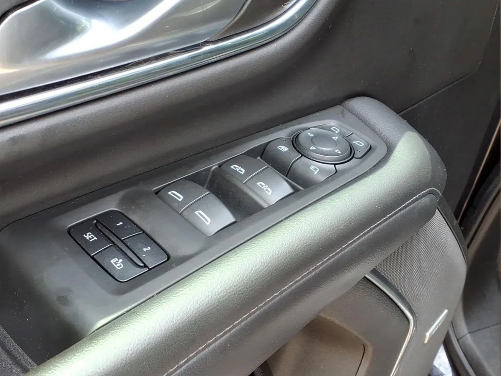 Used 2022 Gray Chevrolet LT image 23