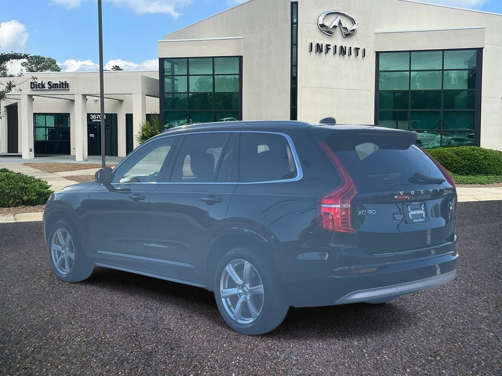 Used 2022 Black Volvo T6 Momentum image 4
