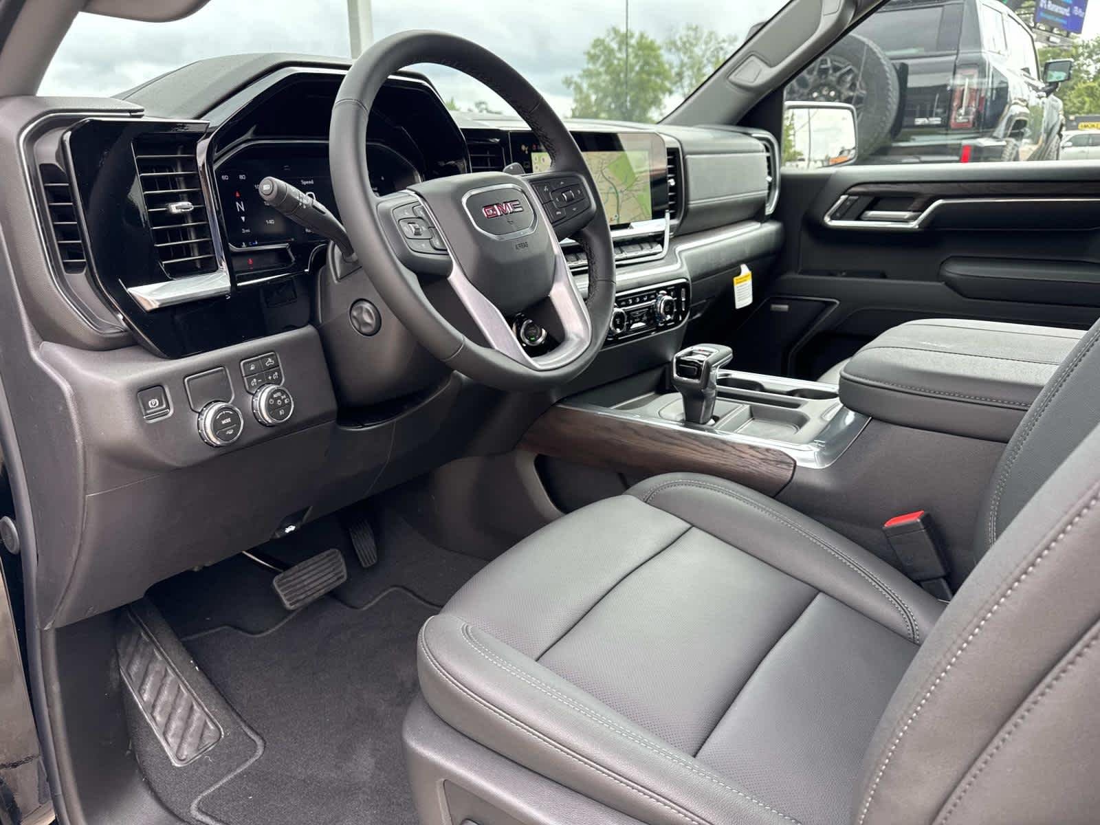 2026 GMC Sierra 1500 SLT - Photo 10