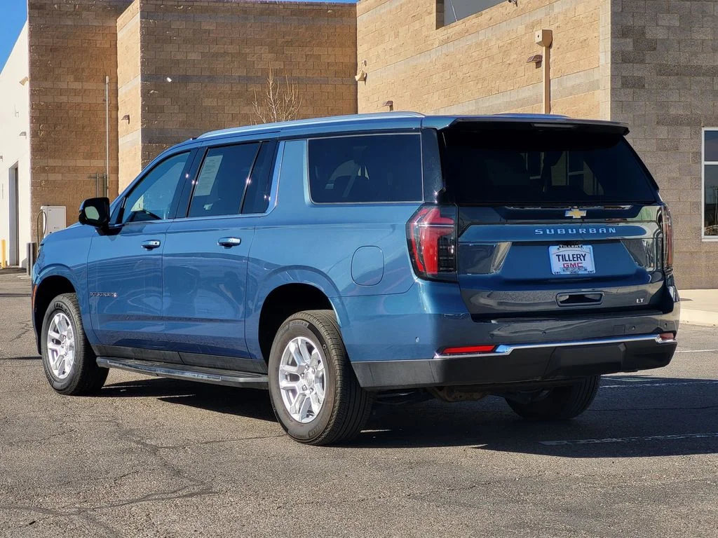 Used 2025 Lakeshore Blue Metallic Chevrolet LT image 5