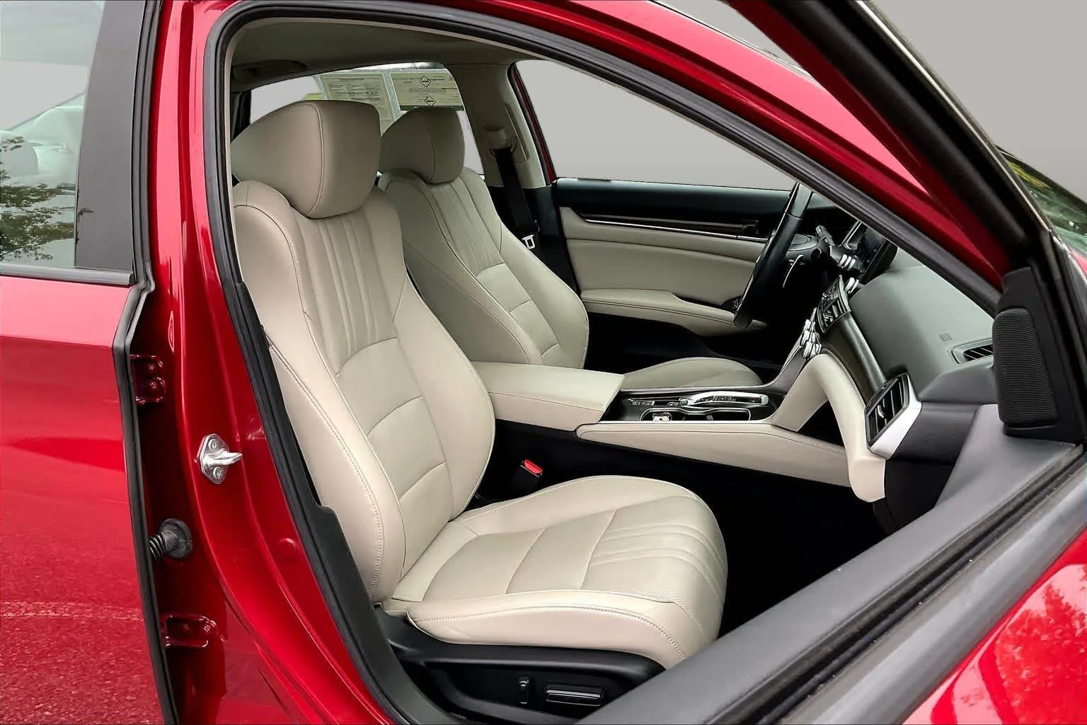 Used 2022 Radiant Red Metallic Honda Touring image 9