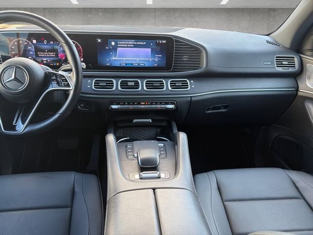 Used 2025  Mercedes-Benz GLS 450 image 3