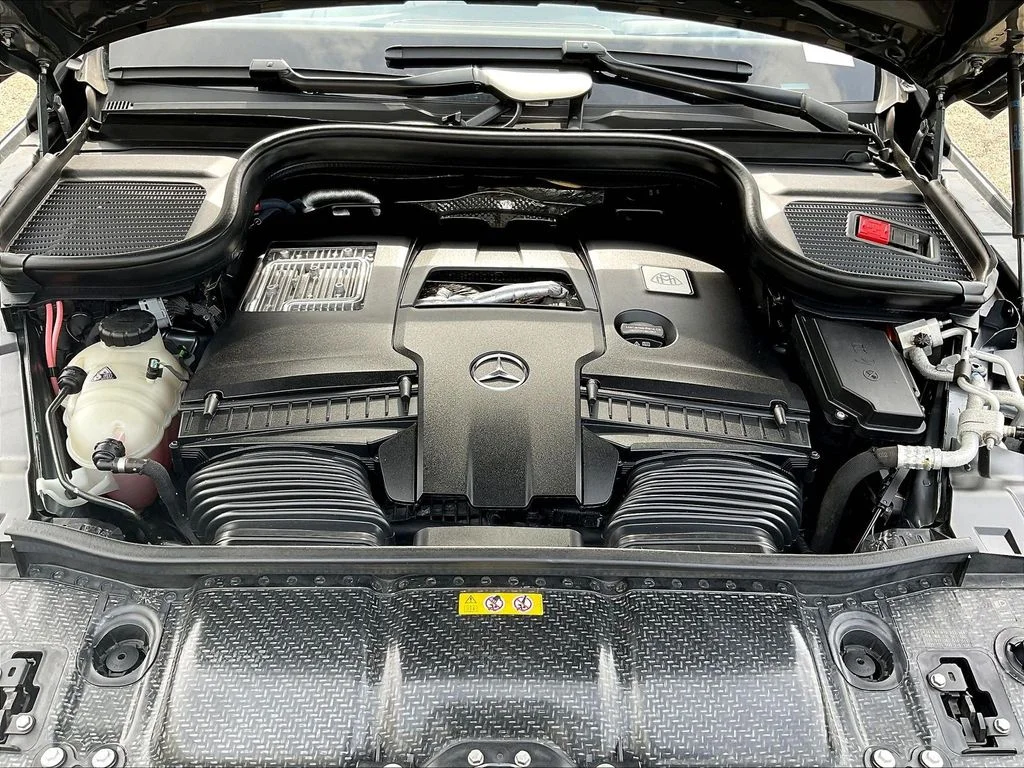 Used 2023 Cirrus Silver Metallic Mercedes-Benz Maybach GLS 600 image 30