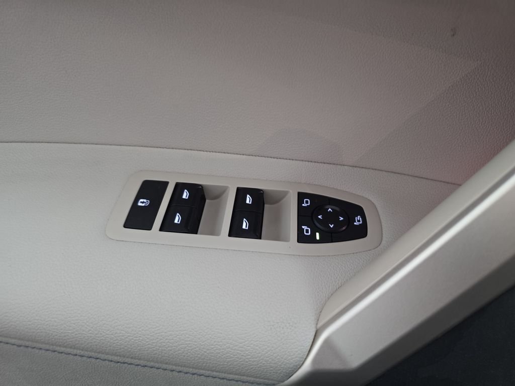 Certified Used 2024 White BMW xDrive50 image 26