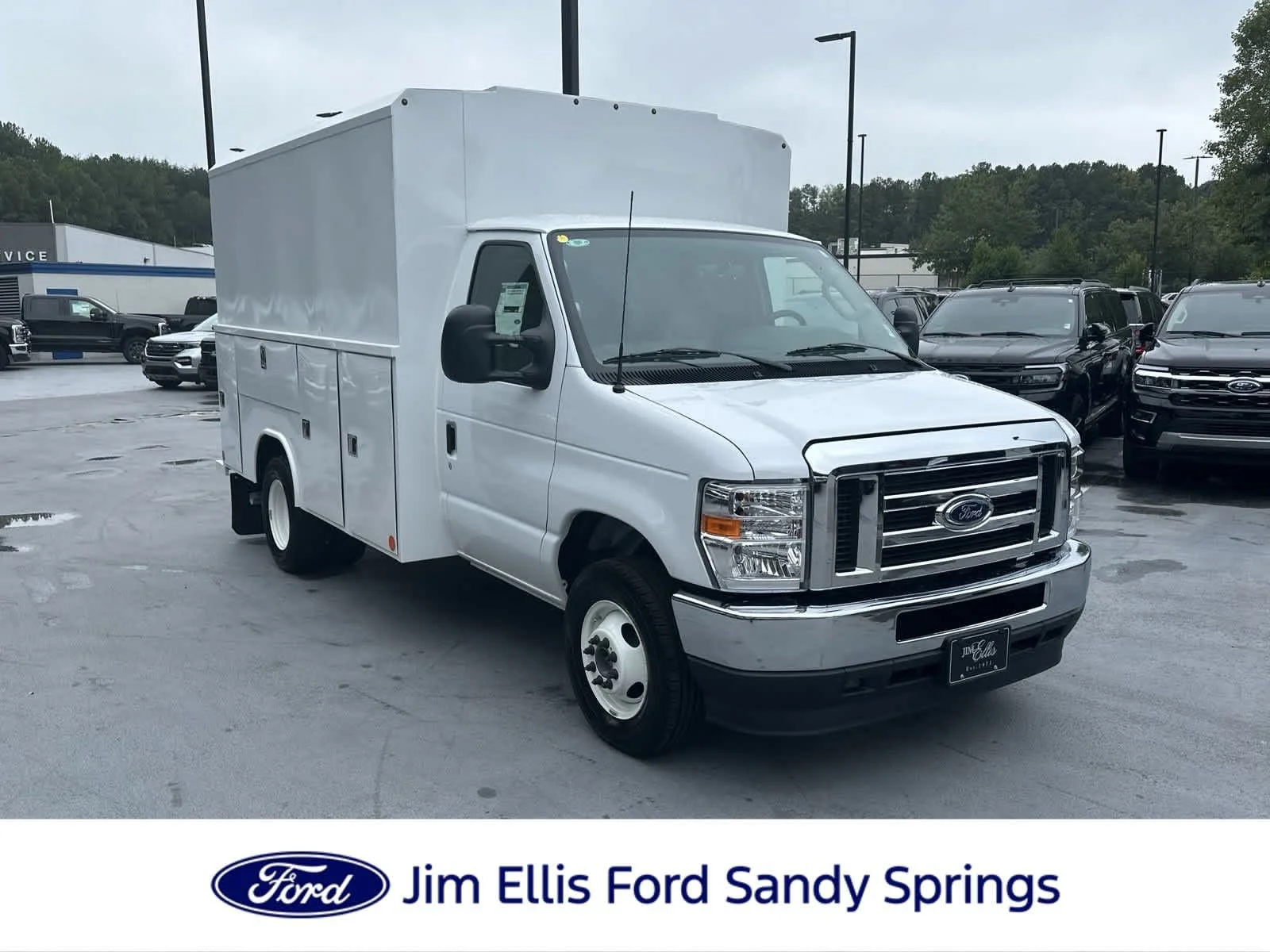 2025 Ford E-Series DRW E-350 Super Duty 138 in WB's photo